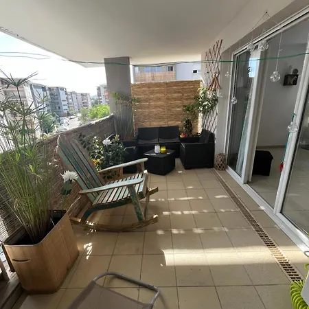 Proche Ajaccio, F2 Avec Terrasse Et Garage, 4 Personnes, Animaux Admis * Sarrola-Carcopino